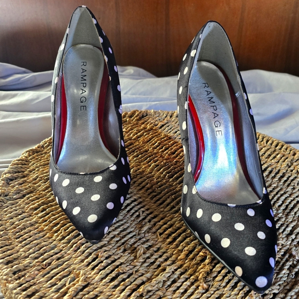 SEXYY!  Rampage polkadot shoes 7.5